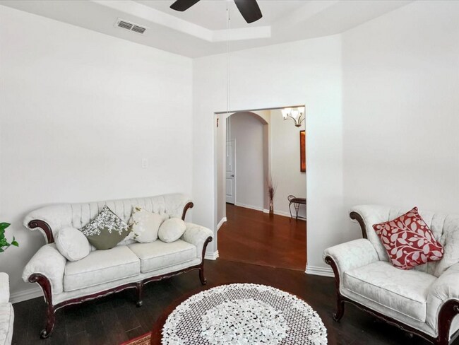 Foto del edificio - 1315 Savona Ln