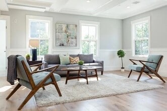 Building Photo - 132 Perkins St