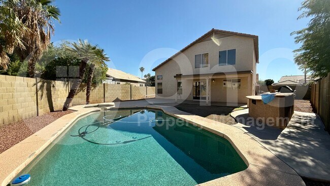 Building Photo - 1338 E Park Ave