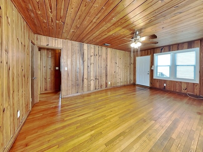 Foto del edificio - 1740 N Shore Terrace