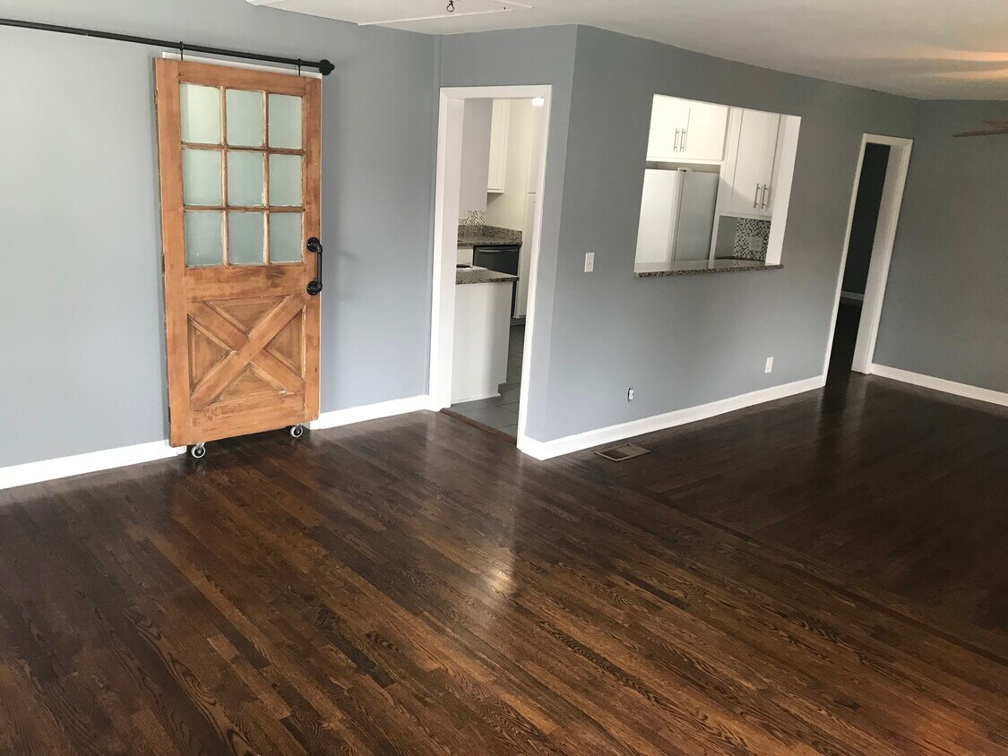 Foto principal - 3007 Stafford Dr