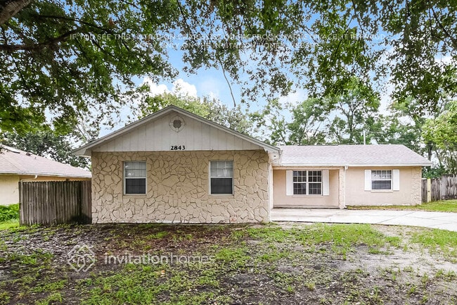 Building Photo - 2843 Bermuda Ave N