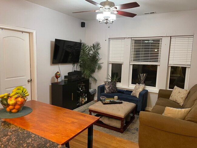 Foto del edificio - 4842 W Hutchinson St