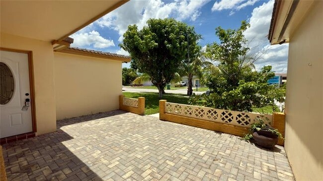 Building Photo - 6957 NW 9th Ct