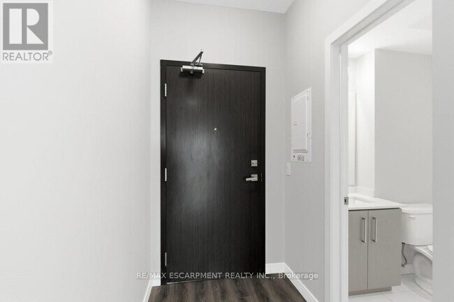 Photo du bâtiment - 15 Queen St S