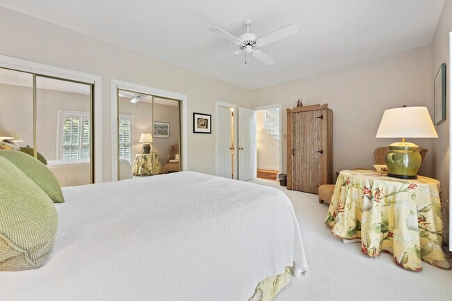 Foto del edificio - 49 Collins Meadow Dr