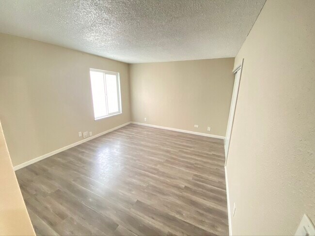 Building Photo - 725 Auburn Pl