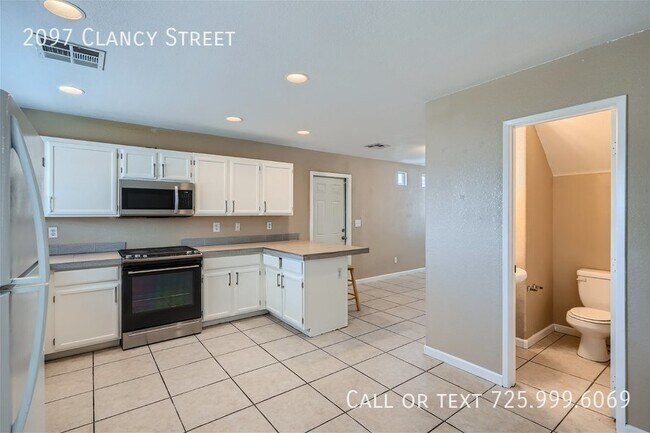 Foto del edificio - Charming Wexford Village Home: Open Layout...