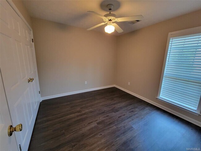 Building Photo - 6501 Juniper Tree Ln