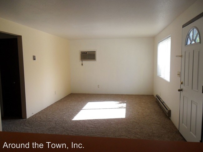 Building Photo - 1460-1466 Sunrise Manor Way