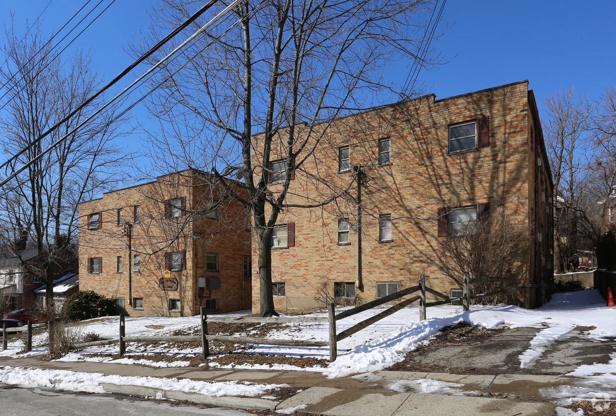 Building Photo - Maplewood Manor