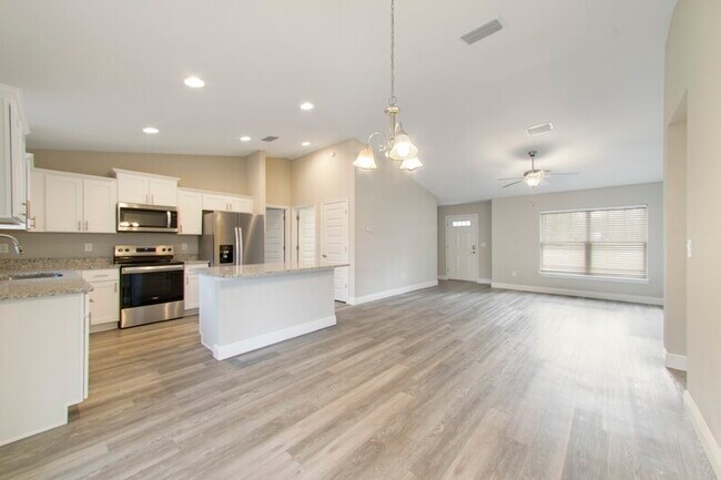 Foto del edificio - 8140 N Elkcam Blvd