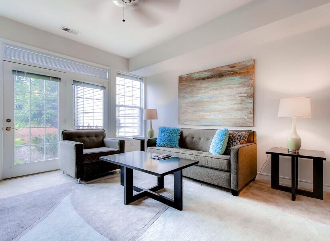 Foto principal - 3204 Ravens Crest Dr