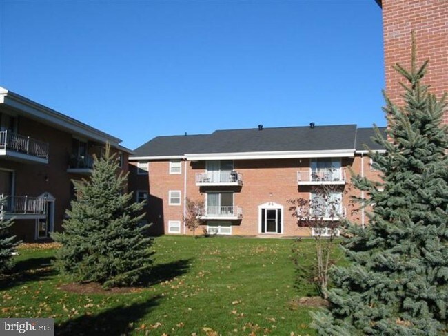 Foto del edificio - 105 N Edgewood Dr