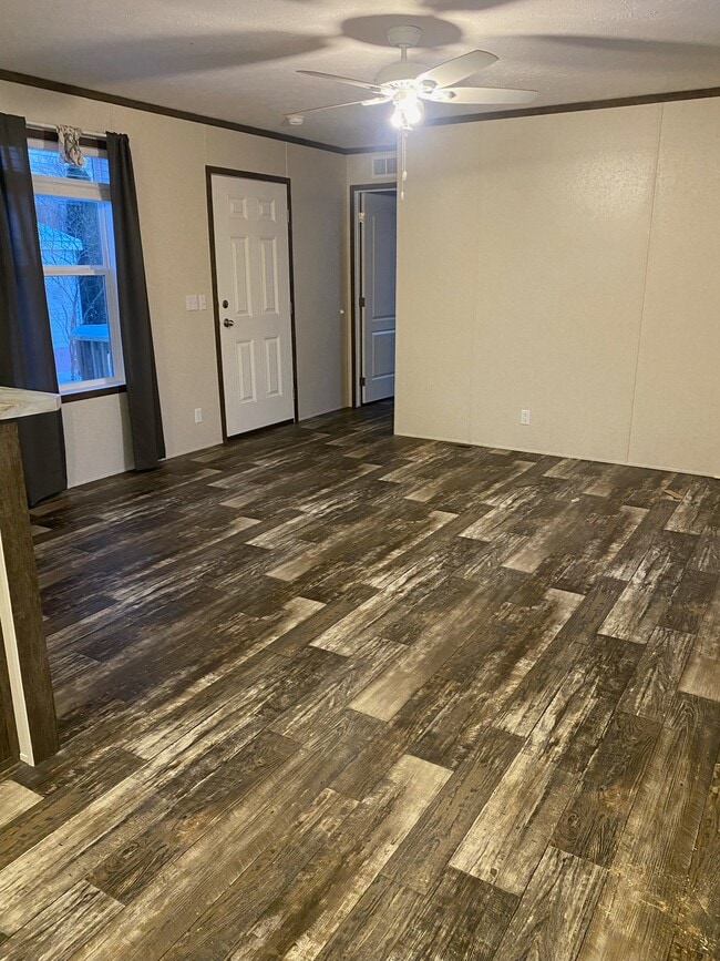 Building Photo - 19 Joymar Dr