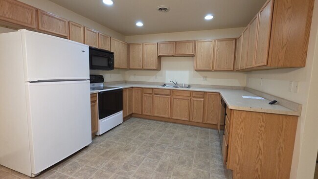 Foto del edificio - Charming 2 Bedroom Condo in the Heart of B...