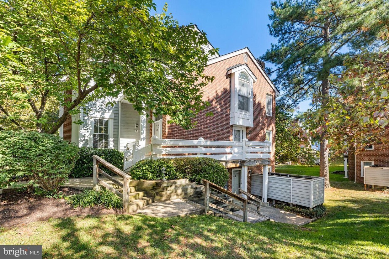 Primary Photo - 3151 Covewood Ct
