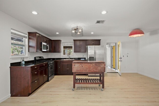 Foto del edificio - 3203 S Oak Dr