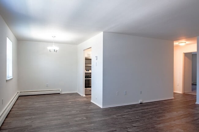 Foto del edificio - Camp Hill Plaza Apartment Homes
