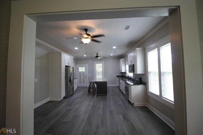 Building Photo - 5140 Davis Academy Rd