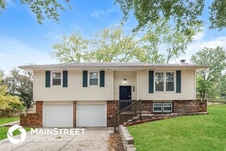 Building Photo - 7616 N Serene Ave