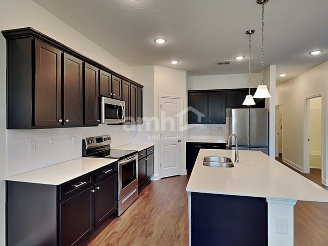 Building Photo - 6102 Little Blf Cir