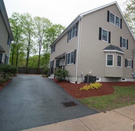 The townhouse - 104 Howard Street, #1