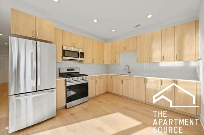 Foto del edificio - 2811 W Jackson Blvd