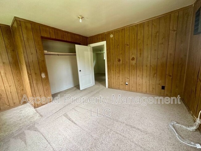 Building Photo - 9392 Daisy Dallas Rd