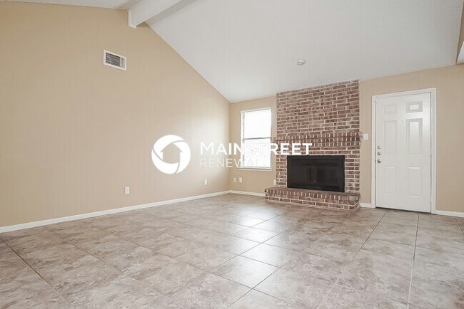 Building Photo - 4 Bedroom Pet-Friendly Home in Missouri City, TX with Main Street Renewal