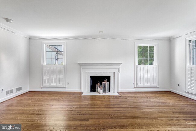 Foto del edificio - 7009 Heatherhill Rd