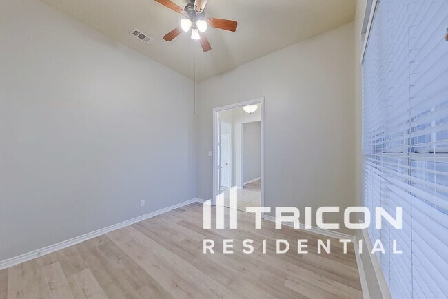 Building Photo - 116 Fox Trail