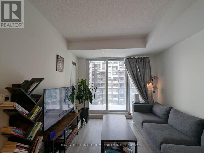 Photo du bâtiment - 8119 Birchmount Rd