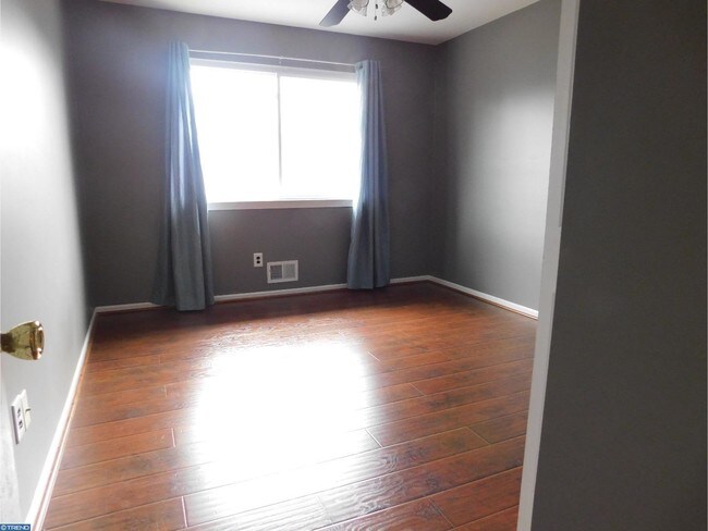 Building Photo - 103 Greenridge Cir