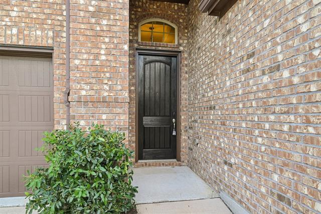 Foto del edificio - 924 Lake Cypress Ln