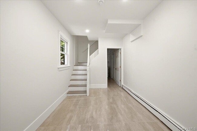 Building Photo - 32 Orchard St