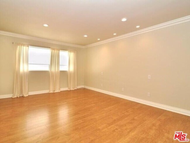 Foto del edificio - 5354 Lindley Ave