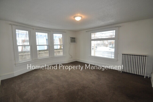 Building Photo - 1432 W Knox Ave