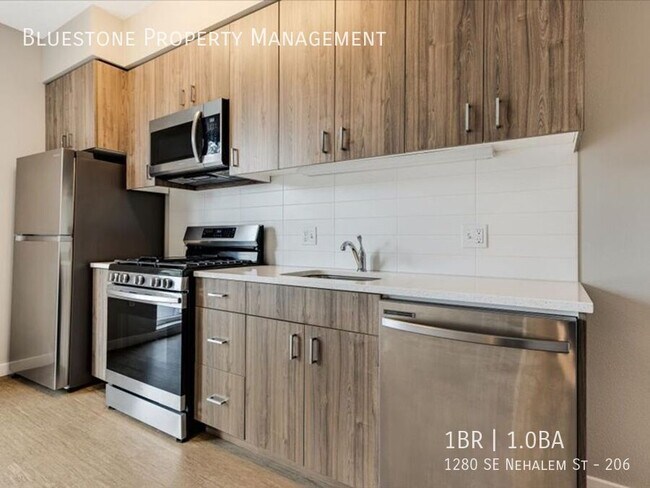 Building Photo - 1280 SE Nehalem St