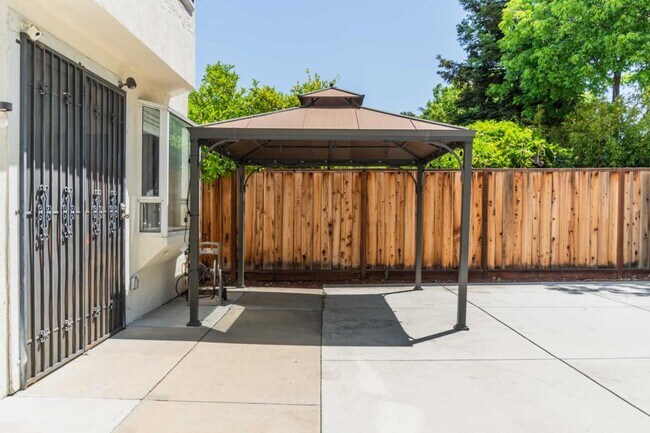 Building Photo - 2699 Ramsdell Pl