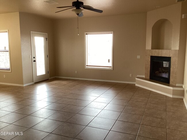 Building Photo - 5925 Speyside Dr