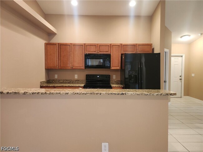 Building Photo - 608 Nicholas Pkwy W