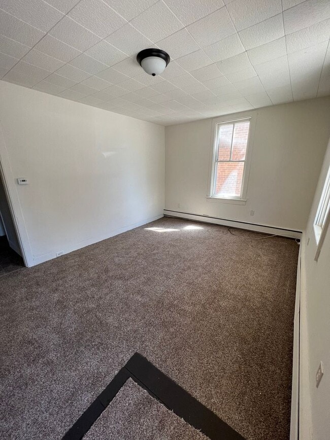 Building Photo - Coming Soon! Cozy 3 Bedroom, 1 Bath Home I...