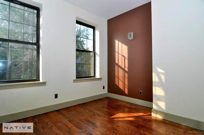 Foto del edificio - 872 Jefferson Ave