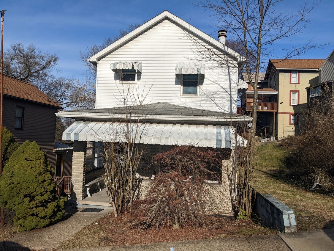 Foto principal - Spacious 2 bedroom home in Vandergrift