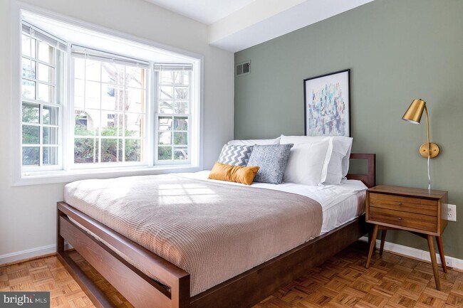 Foto del edificio - 1737 Corcoran St NW
