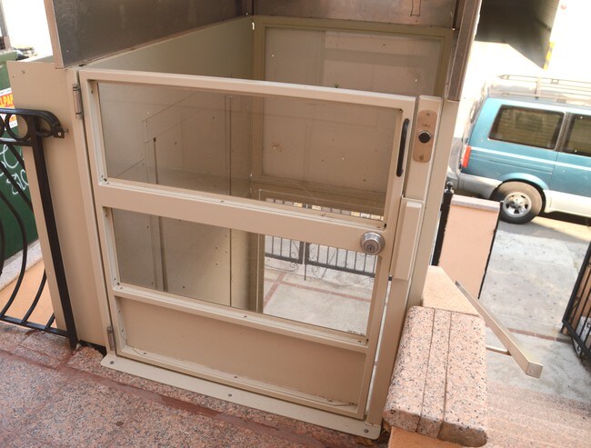 Building Photo - 3014 Brighton 6th St