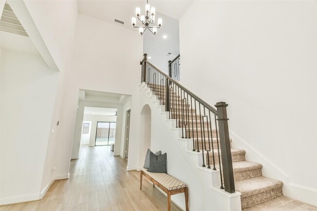Foto del edificio - 28207 Cedar Peak Dr
