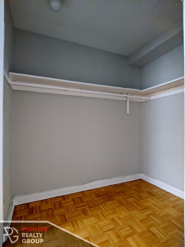 Foto del edificio - 711 W Belmont Ave