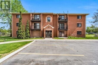 Building Photo - 171-171 Edgehill Dr